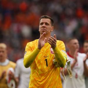 Komentarze po spotkaniu Polska-Holandia. Kibice komentują mecz pod zdjęciem żony Szczęsnego!