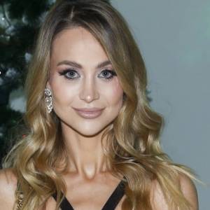 Jacek Jeschke w przebraniu bawi się z córką. Hanna Żudziewicz pokazała urocze nagranie! 