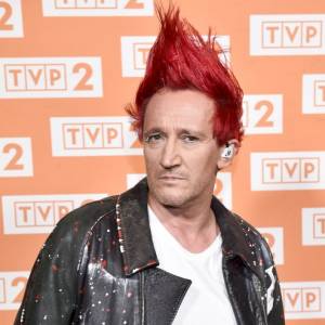 Michał Wiśniewski zgolił czerwone włosy? Zaskakująca fotografia trafiła do sieci! [FOTO]