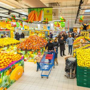 Kolejnie sieci sklepów otwarte w niedziele. Oferują usługi kurierskie