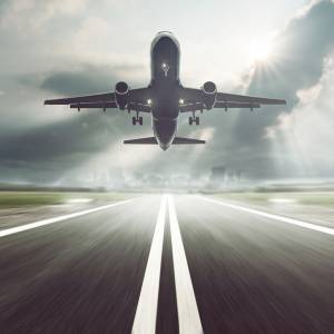 Uciekł jej samolot, więc postanowiła za nim biec. Została aresztowana [WIDEO]