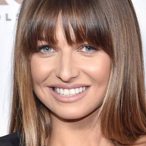 Anna Lewandowska podkreśliła ciążowe krągłości. W czerwonej kreacji wyglądała zjawiskowo