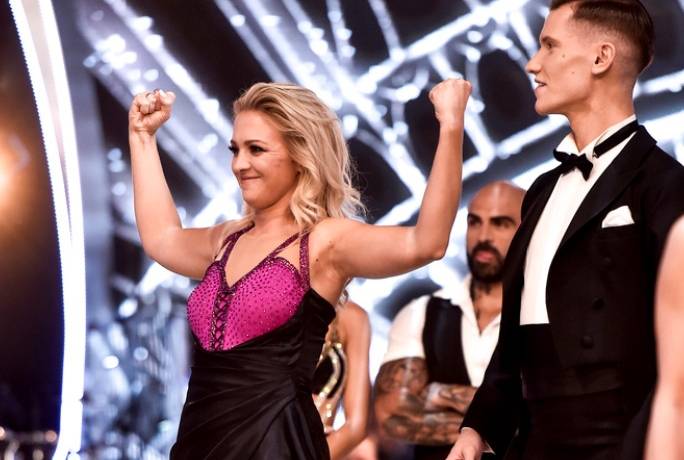 Taniec z gwiazdami. Fani oburzeni wynikami głosowania. Reni Jusis komentuje: "Uważamy, że jest to totalnie niesprawiedliwe"