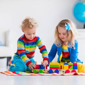 Dzień Dziecka 2023. Wzruszające życzenia i wierszyki dla najmłodszych! [SMS, Messenger, WhatsApp]