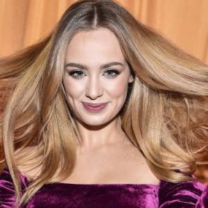 Wiktoria Gąsiewska prezentuje zgrabne ciało, pozując w stroju kąpielowym. Tak pozdrawia z wycieczki do Tajlandii!  "Ale pięknie" [WIDEO]