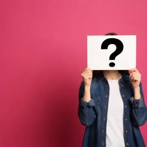 Wychodzicie na dwór czy na pole? Wyjaśniamy, która z form jest poprawna