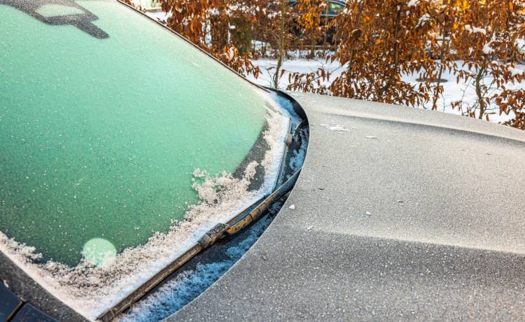 Spryskiwacze zamarzły? W ten sposób poradzisz sobie z tym kłopotem!