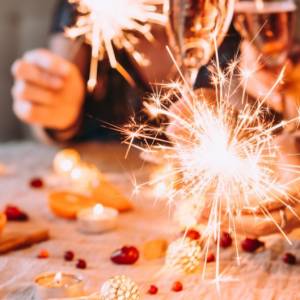 Szybkie przekąski sylwestrowe. Serowe poduszki zachwycą Twoich gości! Sprawdź przepis