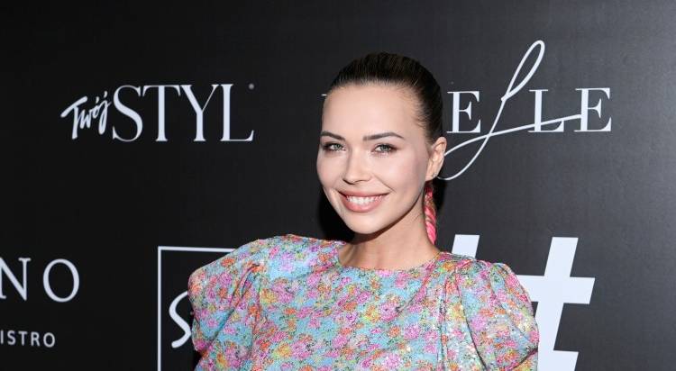 Sandra Kubicka wygina brzuch w wyciętym topie. Pochwaliła się formą [WIDEO]