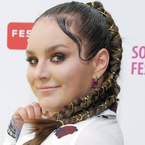 Ewa Farna przeszła metamorfozę. Piosenkarka zaskoczyła wyglądem! [WIDEO]