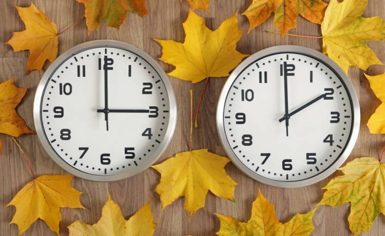 Zmiana czasu na zimowy, fot. Shutterstock