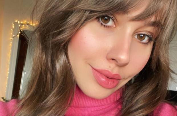 Marcelina Ziętek w stroju odsłaniającym brzuch. Internauci ruszyli z komentarzami! [ZDJĘCIA]