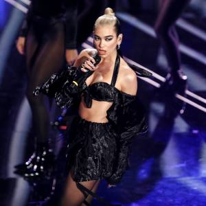 Fanka zaatakowała Duę Lipę! Meksykanie przepraszają piosenkarkę za nachalność