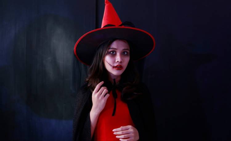 Sztuczna krew na Halloween 2022. Jak zrobić? [PRZEPIS]