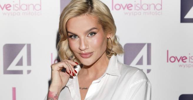 "Love Island 7". Widzowie nie wierzą w słowa Karoliny Gilon i lektora? Chodzi o Adama! "To nieprofesjonalne"