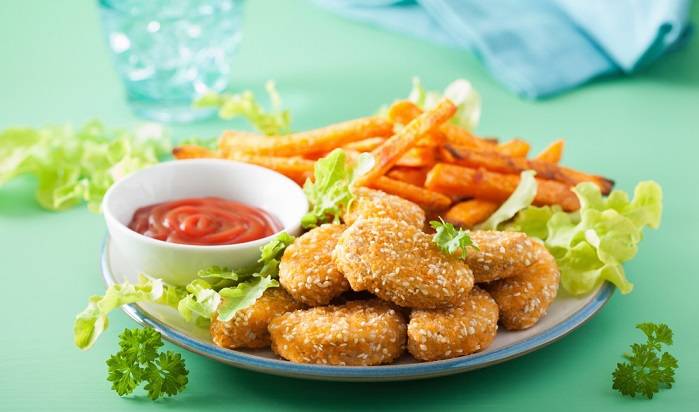 Wegańskie stripsy i skrzydełka w KFC? Sieć testuje roślinny zamiennik kurczaka