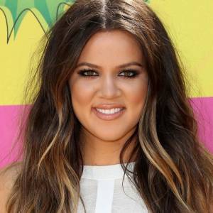 Khloe Kardashian niemal nago! Razem z siostrą śmiało eksponuje ciało [FOTO]