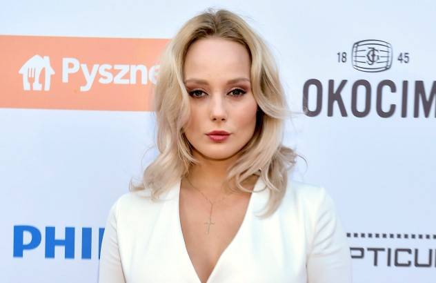 Jagoda Judzińska powiedziała "tak". Gwiazda "Top Model" pokazała pierścionek                                                         