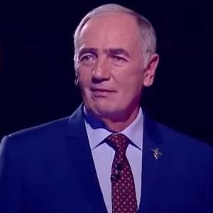 Finałowe odpowiedzi zaskoczyły Karola Strasburgera! Co jest potrzebne do pracy? Kto używa pieczątki? [WIDEO]