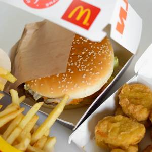 Rekordowe zamówienie w Maku. Ile burgerów można zjeść na raz?            