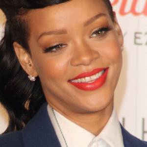 A$AP Rocky udostępnił w sieci zdjęcia Rihanny z sypialni. Internautów zaintrygowało kilka "drobnostek" [FOTO]