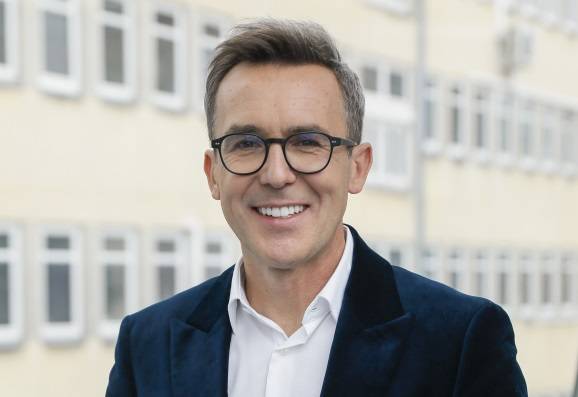 Maciej Kurzajewski na zdjęciu sprzed prawie 20 lat. Fani: "Nic się nie zmieniło" [FOTO]