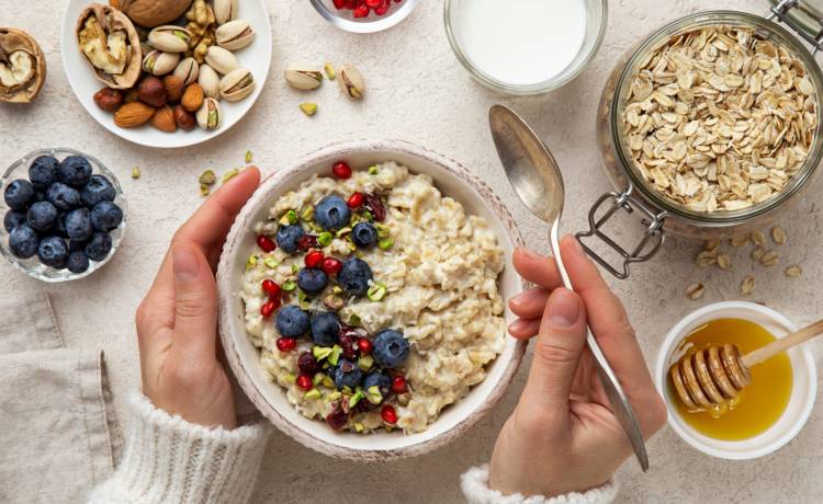 Prozdrowotne działanie owsianki. Codzienne spożywanie może przedłużyć życie!