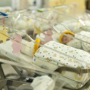 Tego noworodka nie nazwiesz "maluszkiem". 31-latka urodziła ogromne dziecko! [FOTO]