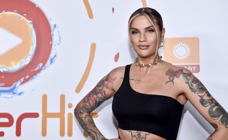 Karolina Gilon odważnie odsłania ciało. Modelka pokazała gorący kadr spod prysznica [ZDJĘCIE]