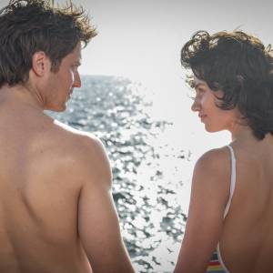 Gabriel z „Emily w Paryżu” w nowej, filmowej roli. To będzie hit Prime Video?