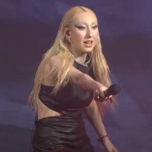 Luna zaśpiewała w Londynie mimo choroby. Przed występem straciła głos 