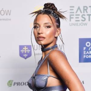 "Grzeszna" Julia Wieniawa kusi ciałem w koronkowej bieliźnie. Co za widok [ZDJĘCIE]