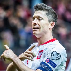 Robert Lewandowski wybrany Piłkarzem Roku UEFA! Polski napastnik nie miał sobie równych
