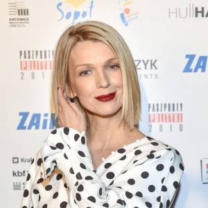 Magda Mołek odsłania nogi nad Bałtykiem. "Nieziemsko piękna, boska plażowiczka!" [FOTO]