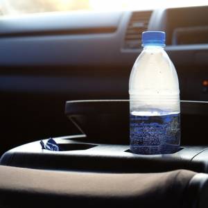 W upały nigdy nie zostawiaj tych rzeczy w samochodzie. Są niebezpieczne!                                                         