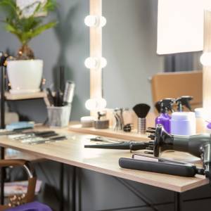 Kiedy otwarcie restauracji i zakładów fryzjerskich? Premier ogłosił datę