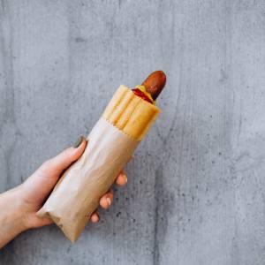 Zadzwonił po policję, bo dostał zimnego hot doga. Niespodziewany finał interwencji