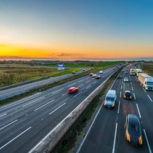Zajeżdżali sobie drogę na autostradzie, bo... łapali pokemony. "Policjanci złapali się za głowę"