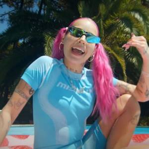 "Jungle Girl" po francusku! Wykonanie hitu Young Leosi zachwyciło internautów [WIDEO]