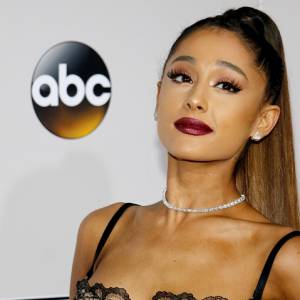 Ariana Grande jako „kosmiczna wojowniczka” kusi fanów w prześwitującym kostiumie [ZDJĘCIA]
