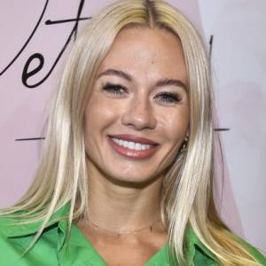 Kasia Dziurska kusi w wyciętym stroju kąpielowym. Skąpy biustonosz odsłania niemal wszystko! 