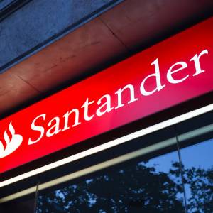 Pilny komunikat dla podróżnych! Santander reaguje na zamknięcie lotnisk w Katarze i ZEA