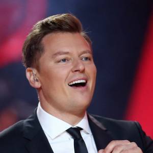 Rafał Brzozowski opublikował nowe zdjęcie. Obok: „twarz” znana z TVP!