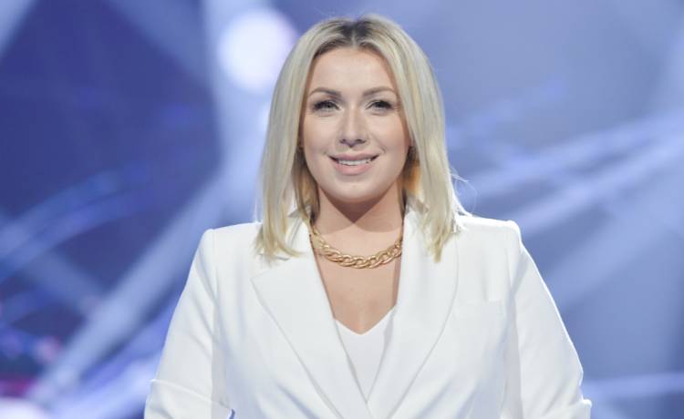 Katarzyna Cerekwicka rozpala zmysły internautów! Gwiazda w zmysłowej stylizacji. "Ach te nogi"