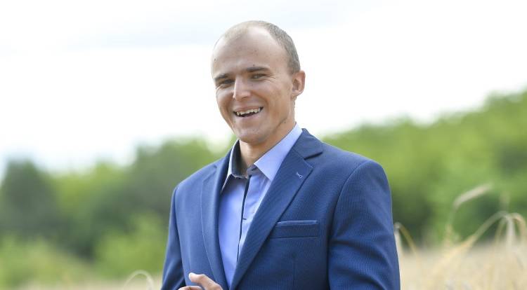 Uczestnicy "Rolnik szuka żony" na ślubie Joanny i Kamila. Marta Manowska nie dotarła na wesele [ZDJĘCIA]