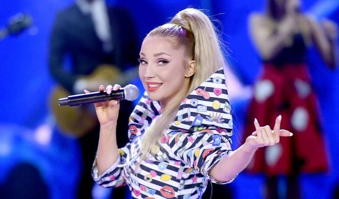 Cleo odważnie odsłoniła piersi. Już dawno nie pokazała tak wiele! Fani dziękują jej za ten wpis [FOTO]