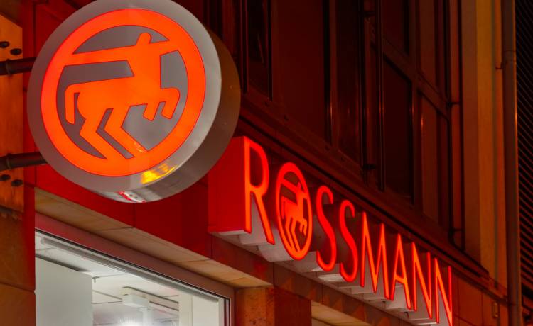 Szaleństwo w Rossmannie. Kosmetyczne hity za mniej niż pół ceny