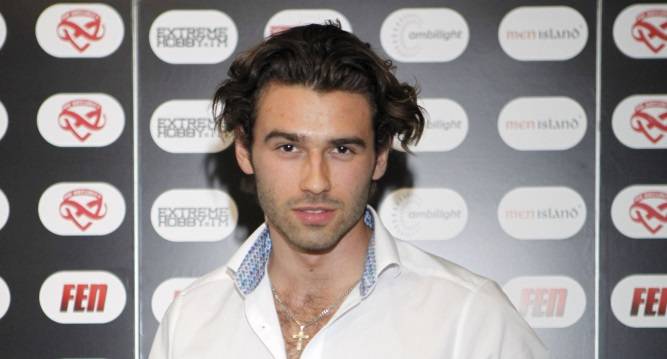 "Hotel Paradise 3". Kamil wyrzucony z programu! Zastąpił go nowy uczestnik. "Nie rób tego, co ja"