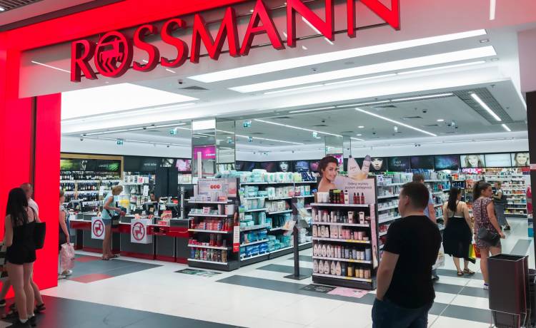 Rossmann. Jak zdobyć voucher na zakupy? Sieć przygotowała specjalną akcję!