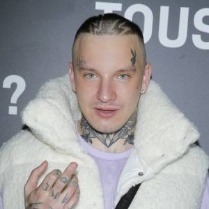 Smolasty pokazał nową dziewczynę. Fani pytają: "A co z Nicole?". Raper odpowiedział